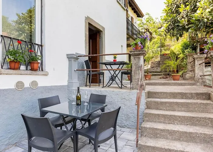 Garibaldi's * Комо